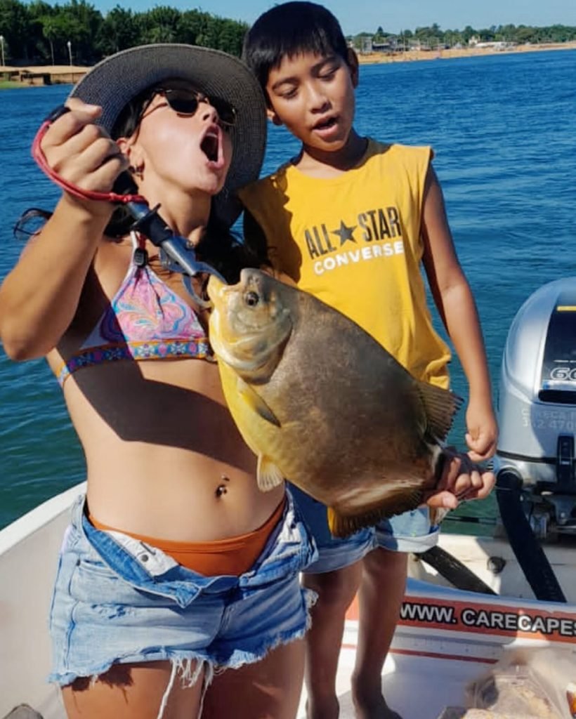 pesca en familia en Paso de la patria