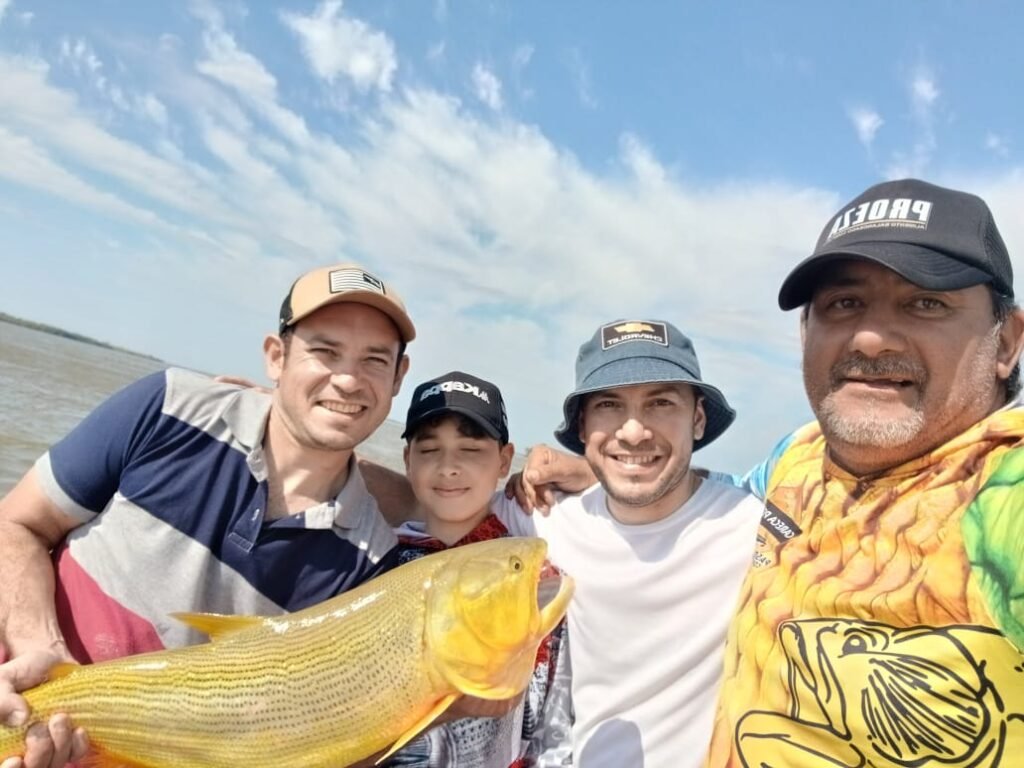 pesca de dorado en familia paso de la patria 1